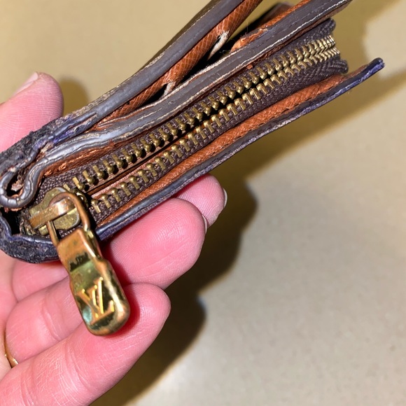 Louis Vuitton Wallet - Picture 7 of 13